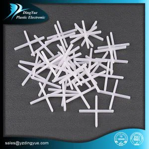 2 mm-es hosszú lábú csempe távtartó