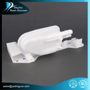 Műanyag autóalkatrészek